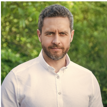 John Wellington, dating expert and coach at Flirtist